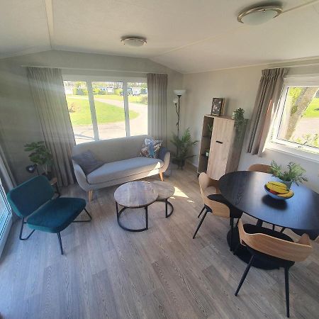 Tynaarlo Gezellig Chalet Op Een Prachtige Plek In Drenthe Met Vrij Uitzichtヴィラ エクステリア 写真